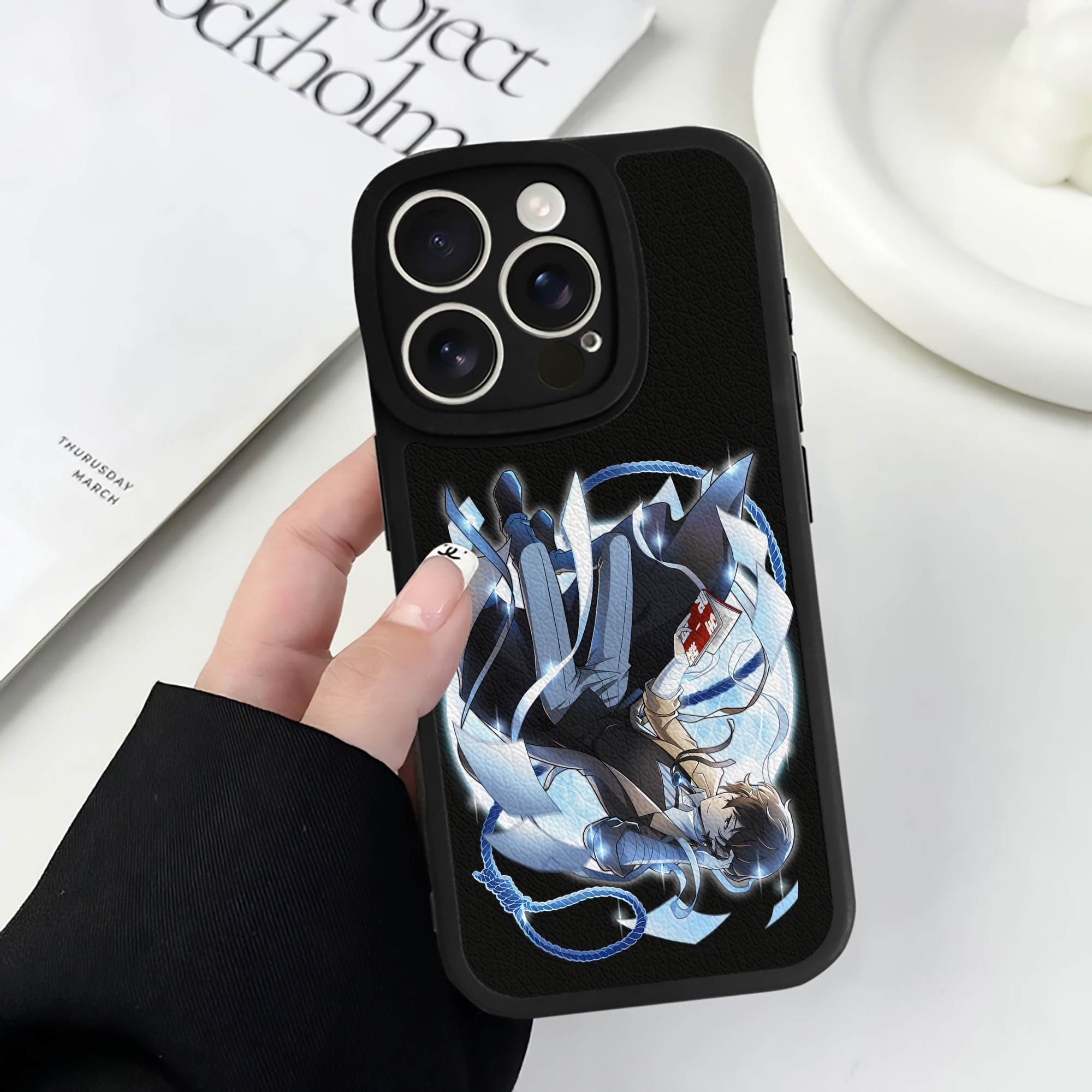 （画像用） 文豪ストレイドッグス Bungo Stray Dogs 【iPhone 16シリーズ対応】シリコンスマホケース（レザー調） 材質：シリコン